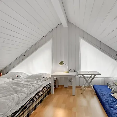 3 Bedroom Cozy In Feriehus *