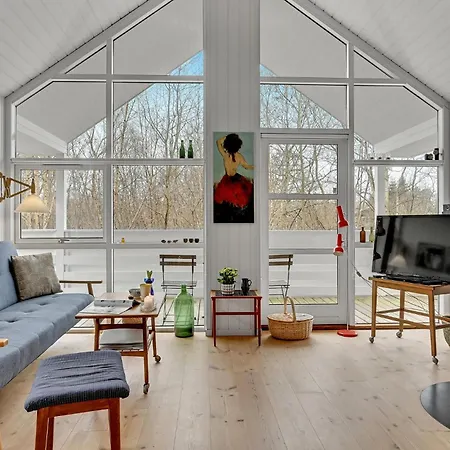 3 Bedroom Cozy In Feriehus