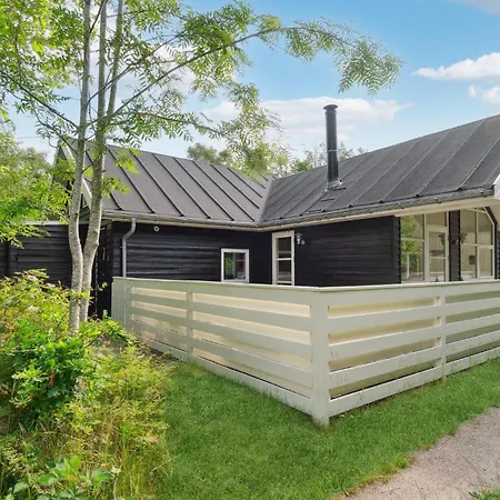 Holiday home 3 Bedroom Cozy In *