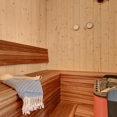 3 Bedroom Cozy In Grenå