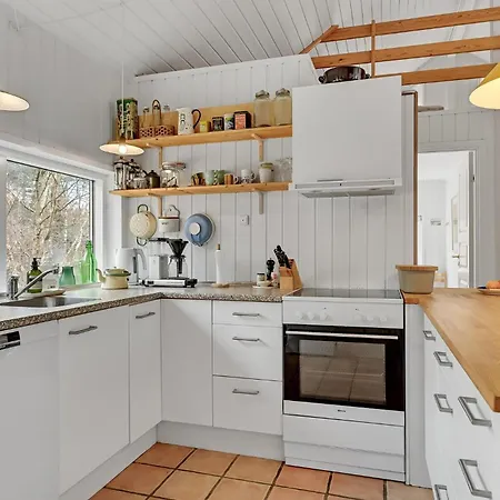 3 Bedroom Cozy In *